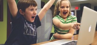 computer-person-creative-video-game-play-home-764632-pxhere.com